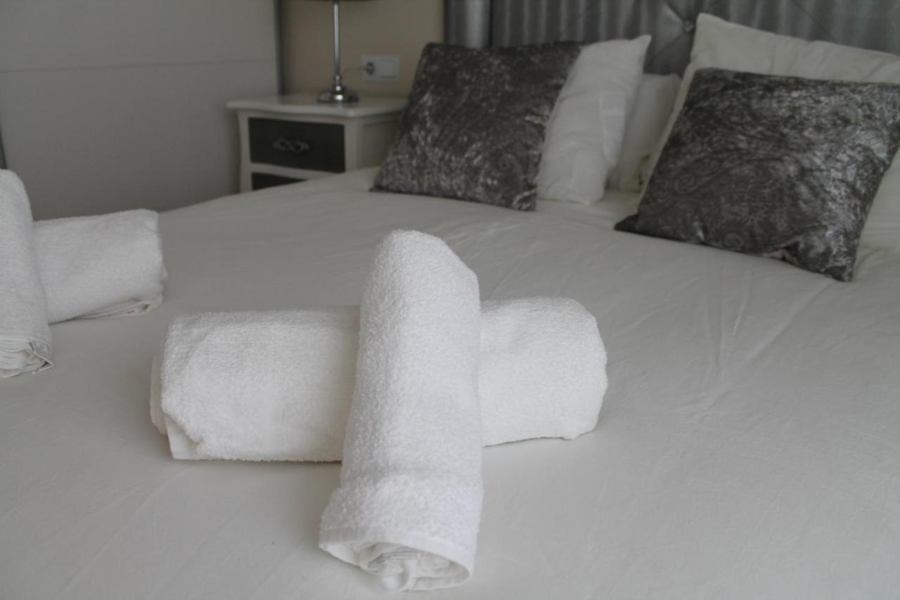 Apartamento Con Vistas A La Catedral A 15 Minutos Del Centro มาลากา ภายนอก รูปภาพ